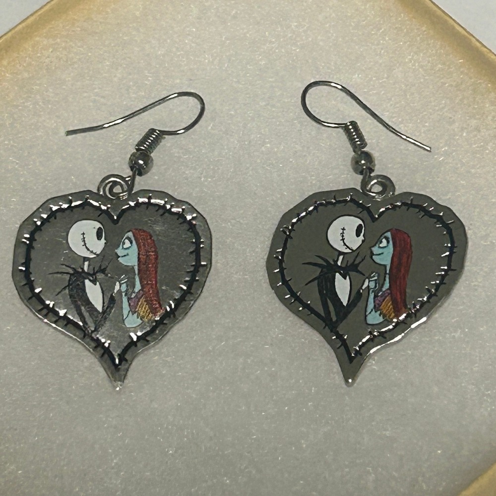 Disney Nightmare Before Christmas Jack Sally Heart Dangle Earrings SilverTone723